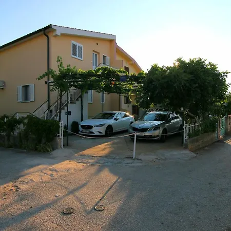 Tona * Zaboric