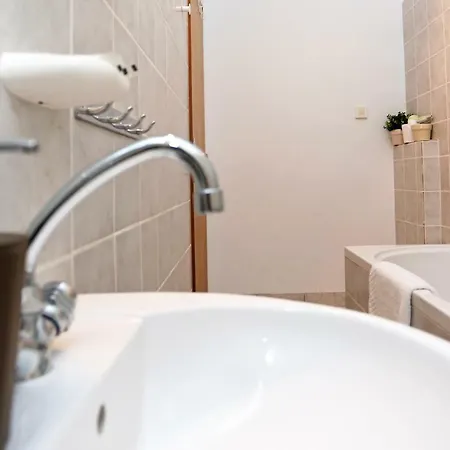 Apartment Tona